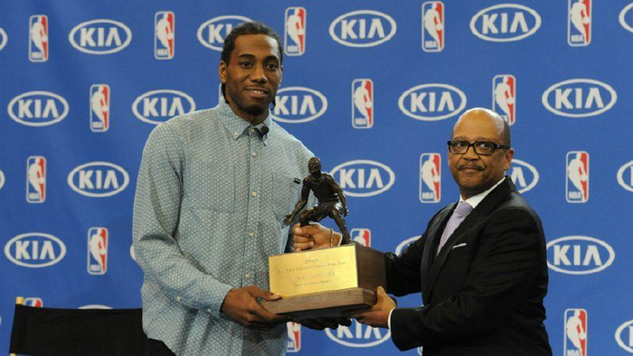 《首垒冲刺：0.1秒的差距如何决定安打还是出局？》